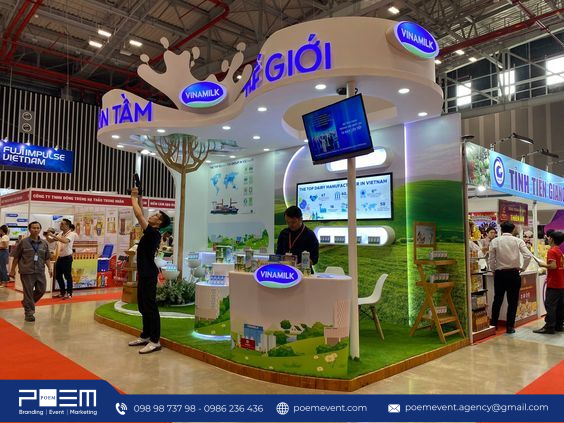 Thi công booth trưng bày chuyên nghiệp giúp doanh nghiệp nổi bật tại triển lãm. Tối ưu thương hiệu, truyền tải thông điệp và thu hút khách hàng hiệu quả.