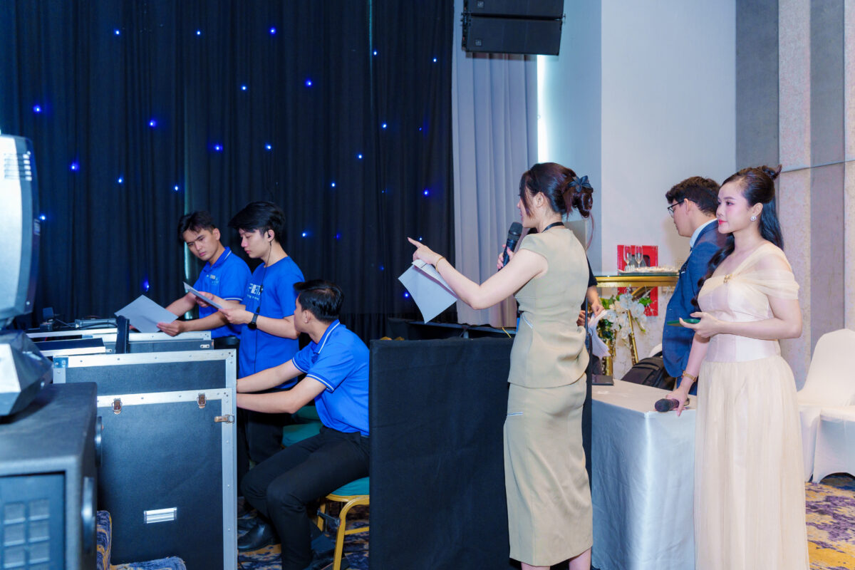 Lễ ra mắt sản phẩm