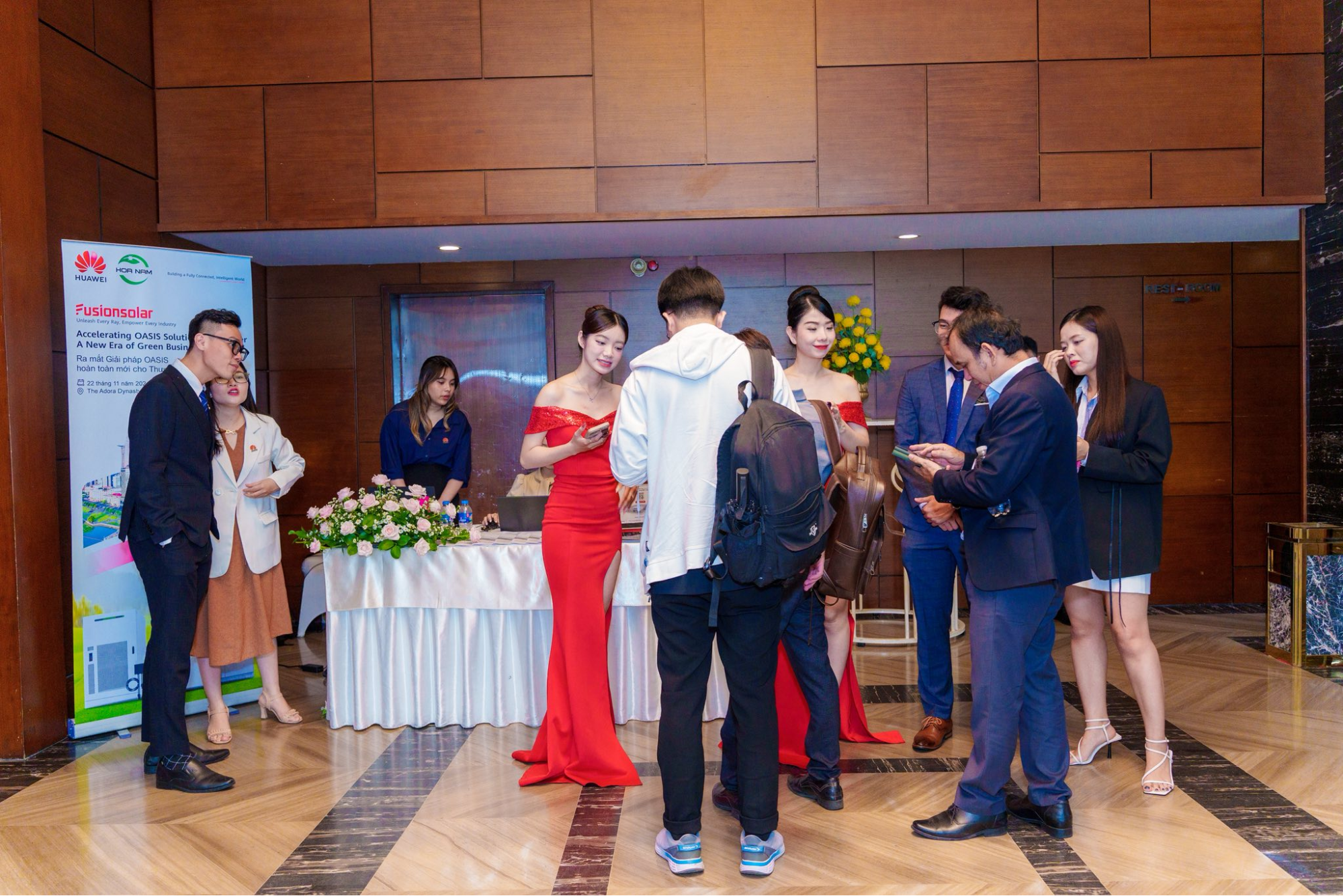 Hướng dẫn chi tiết từ A-Z quy trình tổ chức hội nghị, hội thảo chuyên nghiệp giúp doanh nghiệp tối ưu hiệu quả, chi phí và nâng cao giá trị thương hiệu.