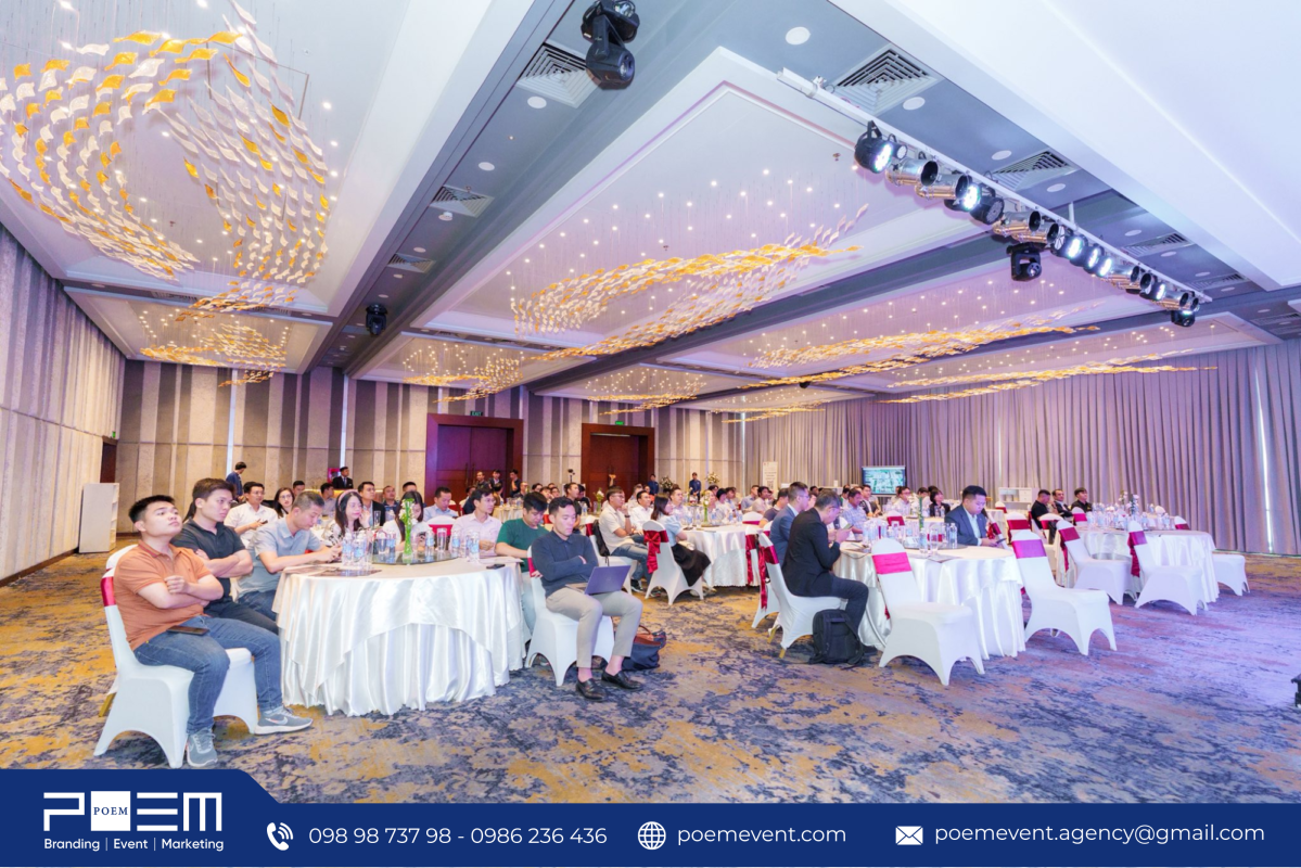 Cùng Poem Event tìm hiểu quy trình tổ chức hội nghị khách hàng chuyên nghiệp giúp doanh nghiệp, quảng bá thương hiệu và kết nối với khách hàng.