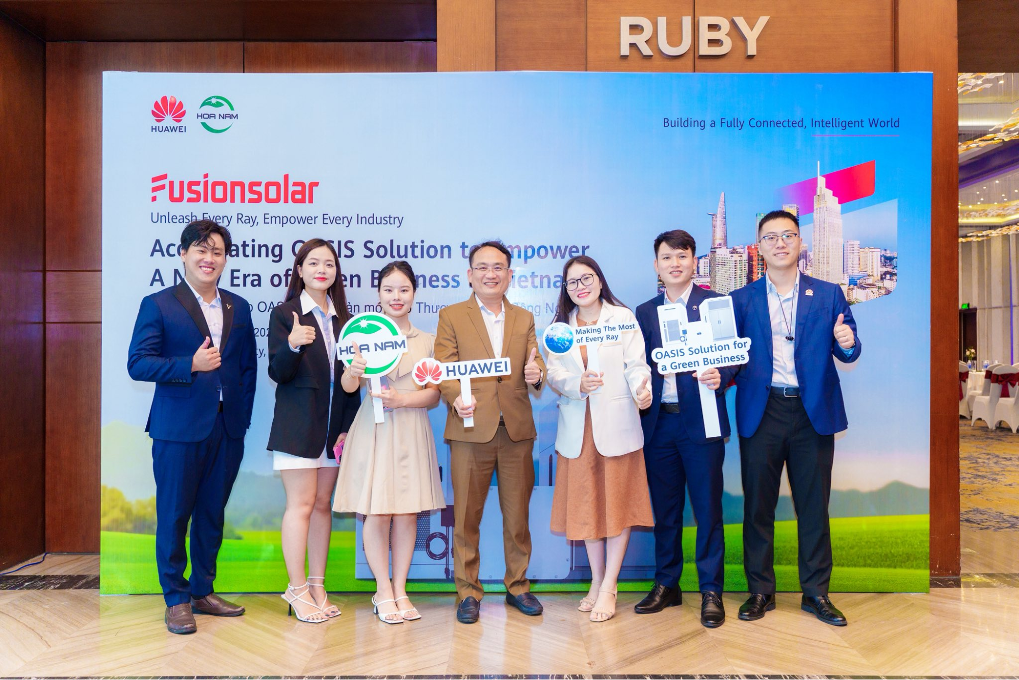 Dịch vụ sản xuất POSM chuyên nghiệp tại sự kiện: standee, banner, brochure, backdrop – chuẩn nhận diện, đúng tiến độ, tăng hiệu quả nhận diện thương hiệu.