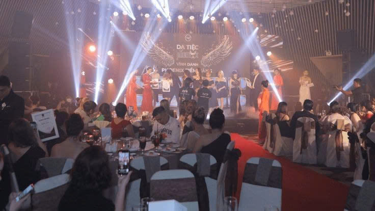 tiệc tân niên