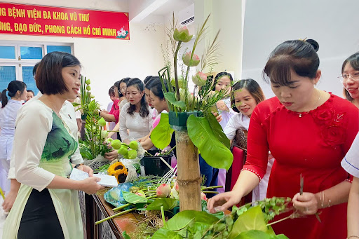 Cuộc thi cắm hoa ý nghĩa trong sự kiện 20/10 công ty.