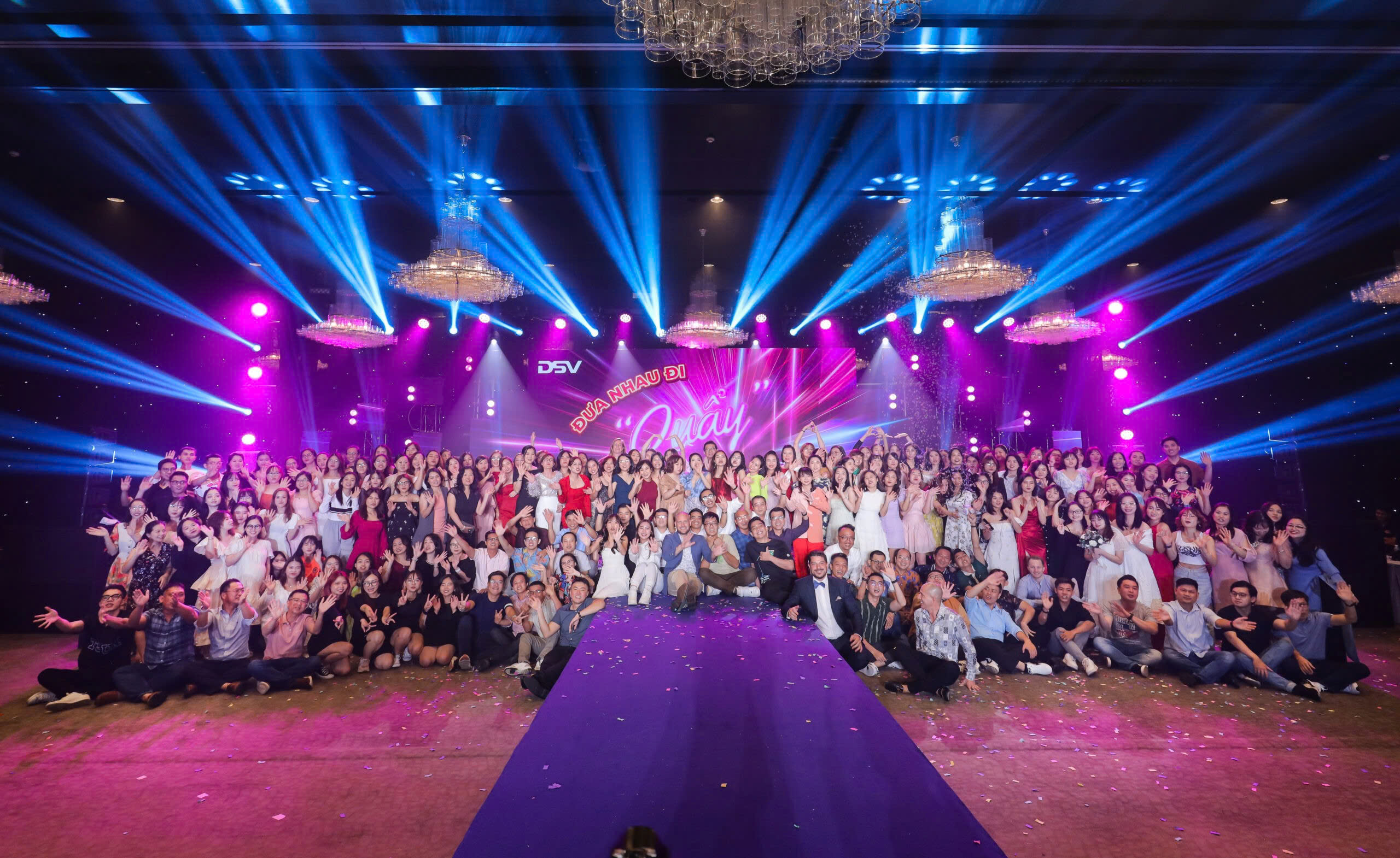 Ý tưởng tổ chức sự kiện Year End Party (YEP)