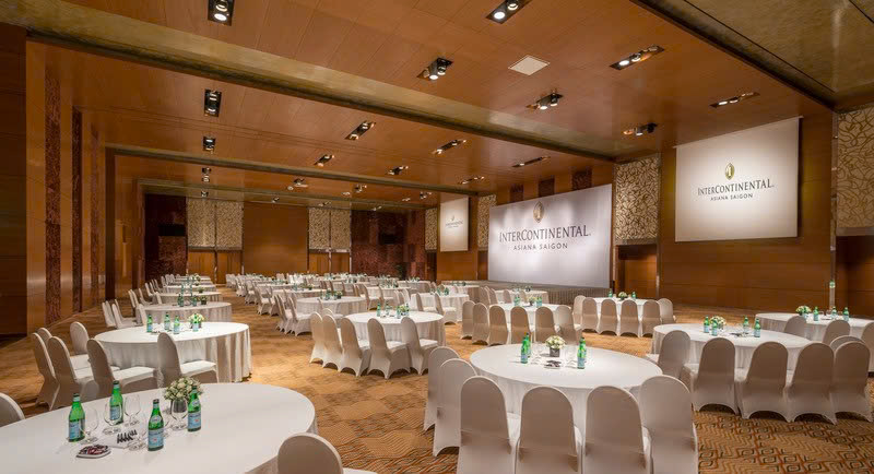 Hình ảnh ballroom tổ chức sự kiện Year End Party