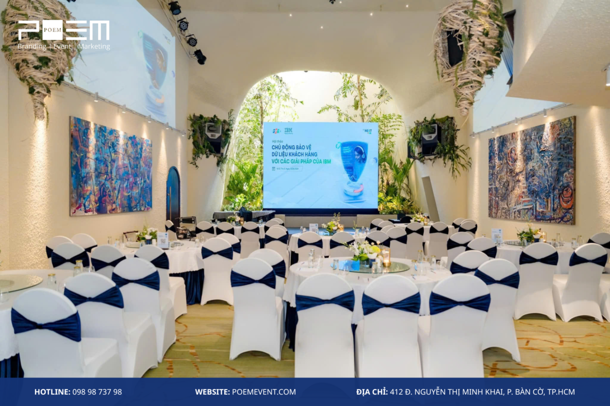 Địa điểm tổ chức hội nghị quy mô vừa, bố trí ghế hợp lý