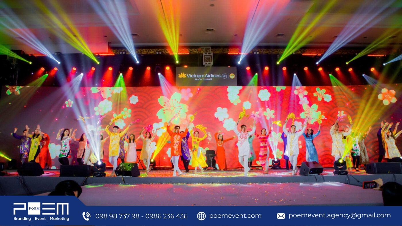 Tiết mục biểu diễn hấp dẫn trong tổng kết cuối năm cho doanh nghiệp