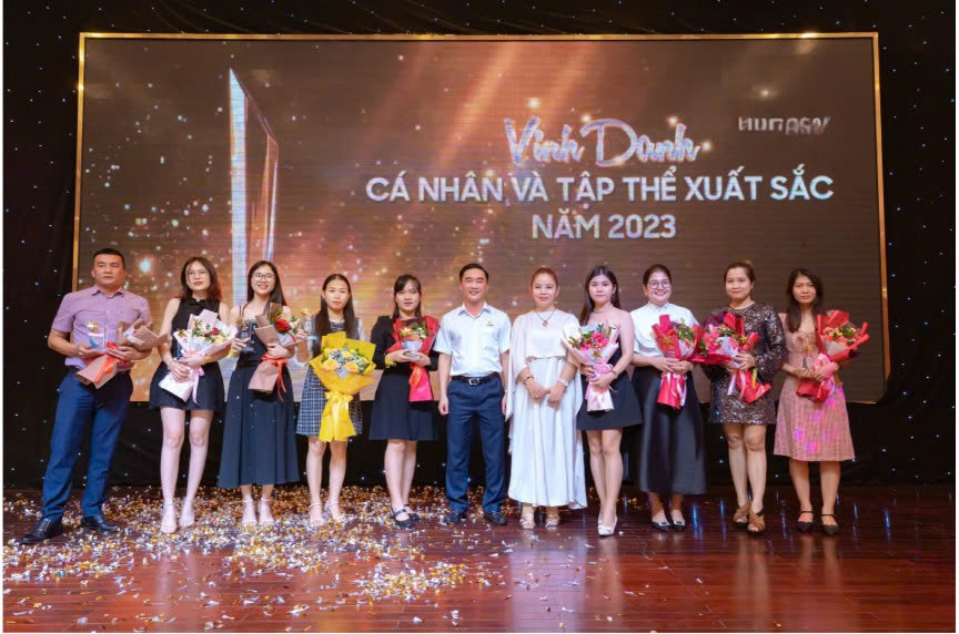 Vinh danh cá nhân & tập thể xuất sắc