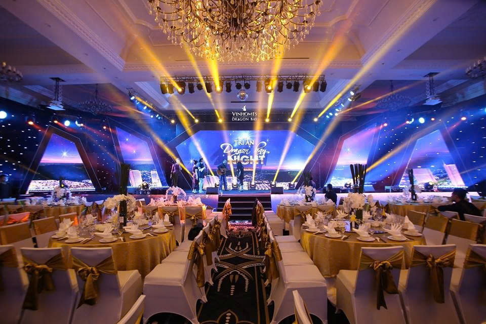 Âm thanh ánh sáng trong tổ chức tất niên 