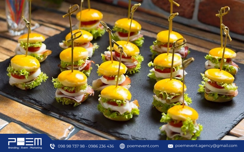 Các hình thức phục vụ tiệc finger food giúp tối ưu trải nghiệm khách mời.